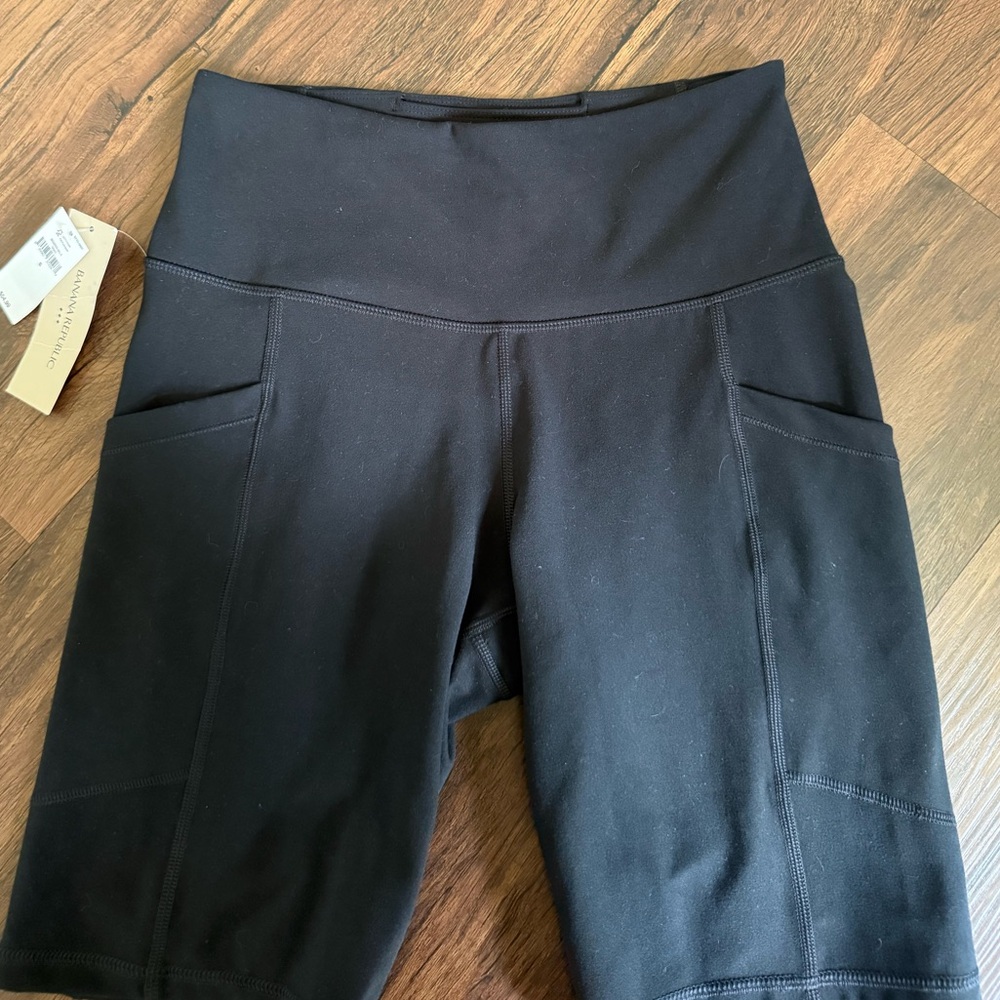 Banana Republic Pocketed Black Bike Shorts‎ Size S